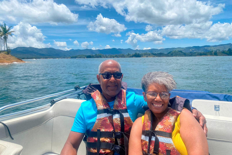 Van Guatape: Pablo Escobar Mansion, Paintball &amp; boottocht