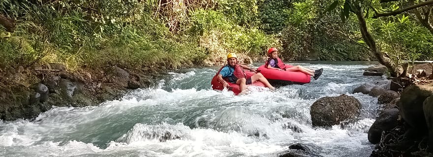 Excursion en bouée sur la rivière Celeste