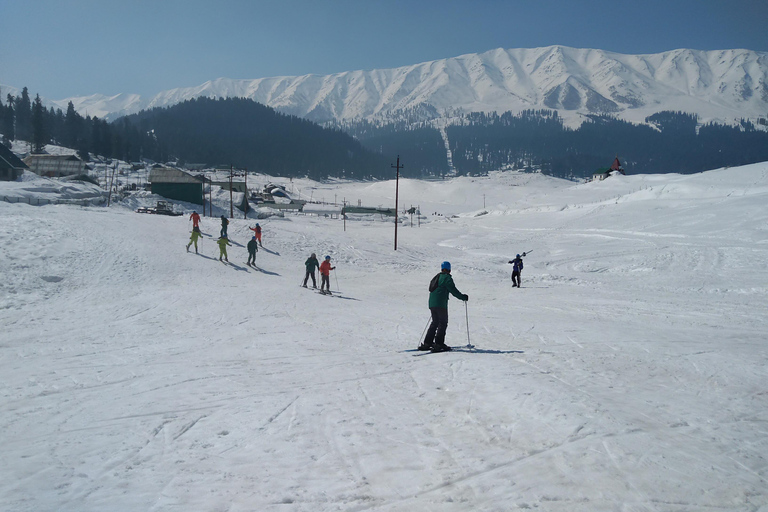 Tatra Mountains: Zakopane Private Ski Tour with Instructor Krakow: Instructor lead Ski Tour - Tatra Mountains