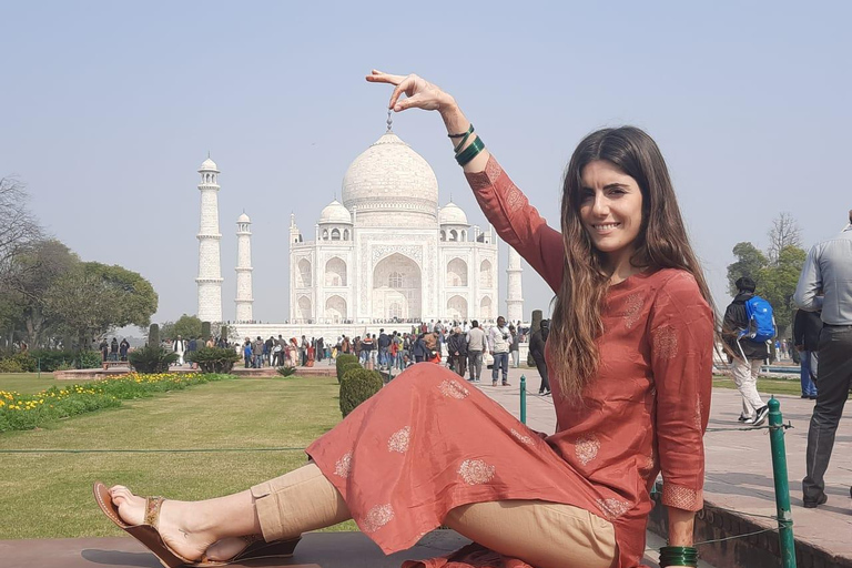 Excursão de um dia ao Taj Mahal e ao Forte de Agra a partir de AhmedabadPasseio sem voos