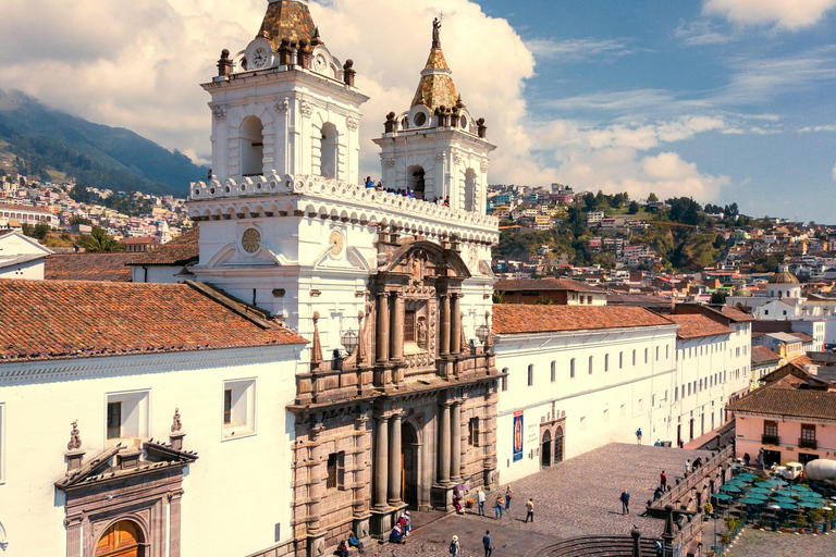 From Quito: 8-Day Avenue of Volcanoes and Andean Tour