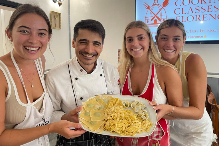 佛罗伦萨：意面制作课程，含晚餐、葡萄酒和... 唱歌！佛罗伦萨：意面制作课程，含晚餐、葡萄酒...还有歌唱！
