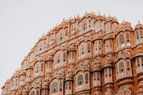 Depuis Delhi : visite de Jaipur en train rapide ou en voiture privéeVisite en voiture privée avec chauffeur, guide et billets d'entrée