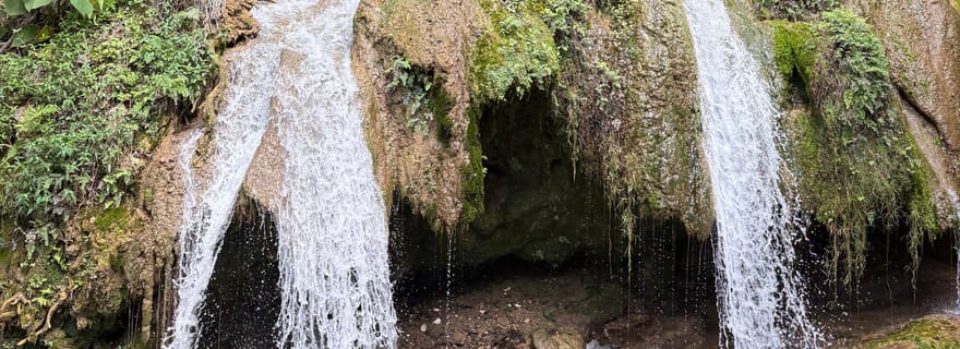 Tour alla famosa Cascada Cola de Caballo e al magico villaggio di Santiago NL
