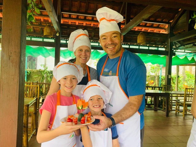 Visit Cooking Class in Tra Que Organic Vegetable Village in Hoi An