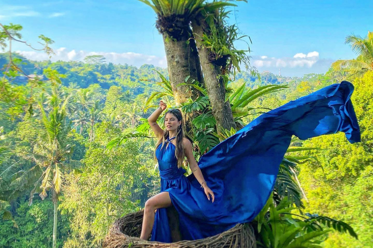 Bali: Swing, Koi Photo Boat, Monkey Forest, & Waterfall Private tour with ticket include