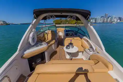 Miami: Private Boat tour with a captain