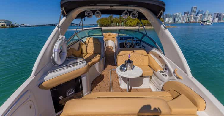 Miami: Exclusive Private Boat Guided Tour