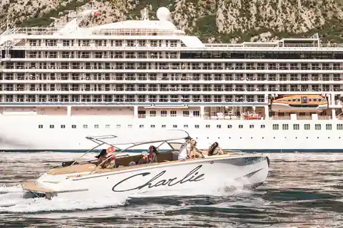 Kotor: Blå grotta med Kotorbukten och ubåttunnlar