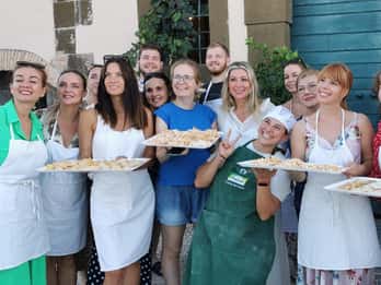 Depuis Rome : Cours de maître sur les pâtes et visite guidée dans le vignoble
