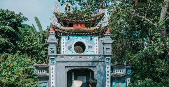 Hanoi: Private Photoshoot at Hoàn Kiếm Lake & Old Quarter