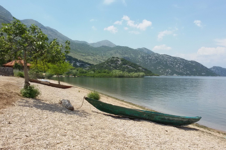 Desde Budva: Excursión por tierra y en barco por el lago Skadar