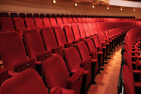 Ticket for the Christmas revue "Weiße Zeiten" at the COMÖDIE Dresden