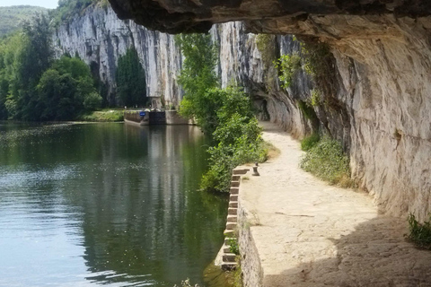 From Cahors: Pech Merle Cave & Saint-Cirq-Lapopie Tour