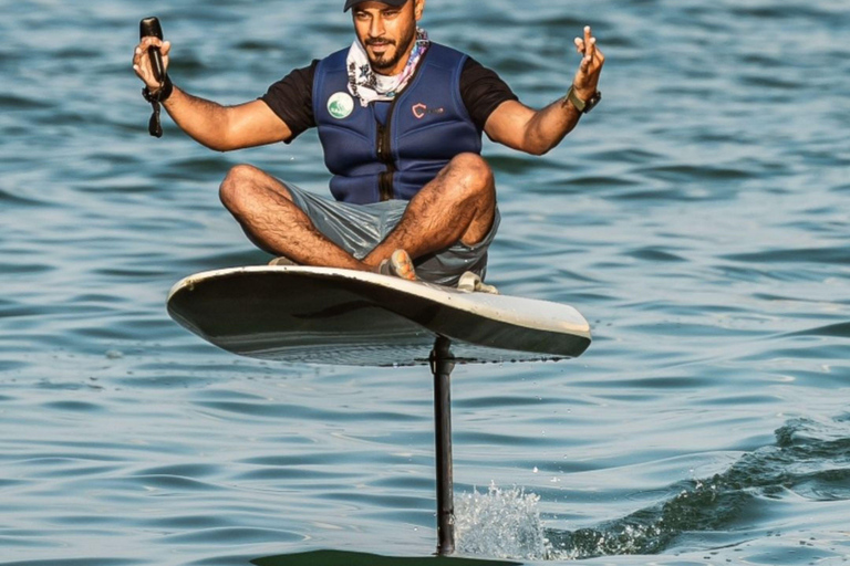 Muscat: E-Foil Lesson