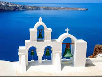 Santorini Island: Guided Tour from Heraklion Crete
