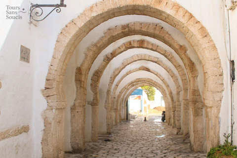 Passeio a pé autêntico no coração de Djerba: história, cultura