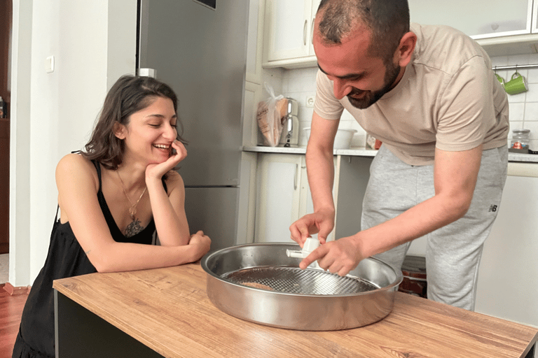 Leer hoe je Çiğ Köfte maakt van de lokale bevolking in Istanbul