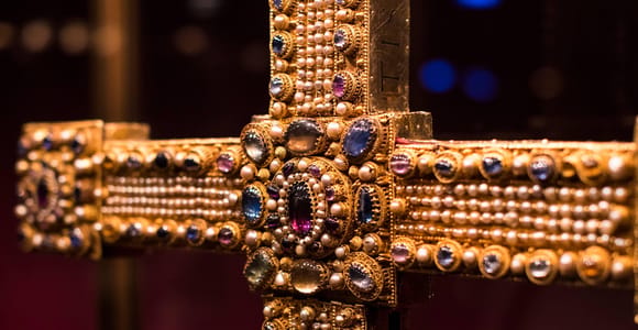 Skip-the-line Imperial Treasury Vienna Private Guided Tour