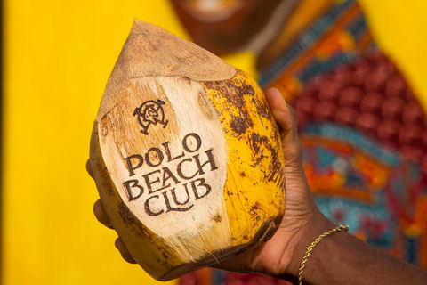 Expérience de luxe en bord de mer à Accra : Sérénité du soleil et du sable et déjeuner