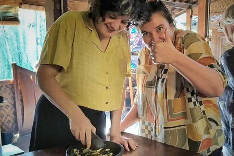 Yogyakarta: Javanese Village Tour with Batik & Cooking Class Java Village Tour with Batik & Cooking Class without Ticket