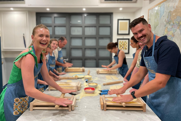 Sorrente : Cours de maître sur les pâtes avec un repas et du vin