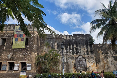 Stone Town Historical Walking Tour & Freddie Mercury Visit Stone Town Walking Tour with Local Guide