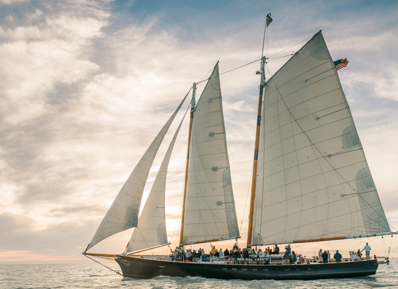 Key West: Solnedgangssejlads med skonnert med mad og drikke