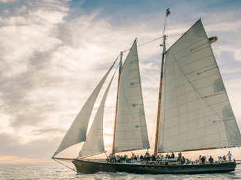 Key West: Vela al tramonto in goletta con cibo e bevande