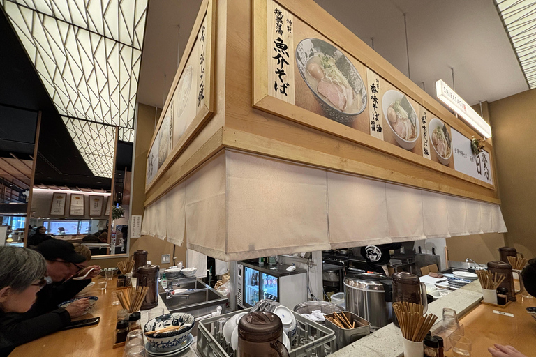 Kanazawa: Omicho Market Tour with Ramen Tasting