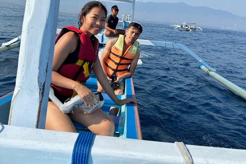 Bali: Lovina Sharing Boat for Dolphin Swimming