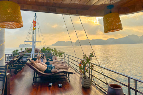 从河内出发：兰哈湾一日游，包含精彩活动从猫巴出发：兰哈湾一日游，包含丰富有趣的活动