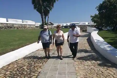 -Acapulco: Wycieczka piesza z muzeum, fortem i nurkowaniem na klifie