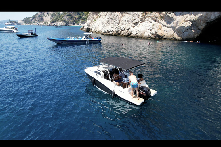 Nice: Private Boat Tour to Monaco with Wine and Stops