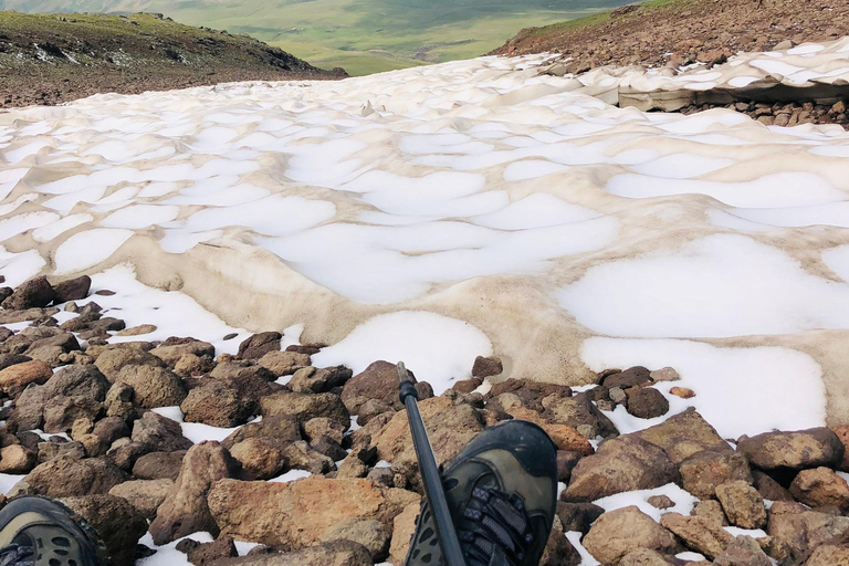 Yerevan: Mount Aragats South Summit Private Hiking Tour