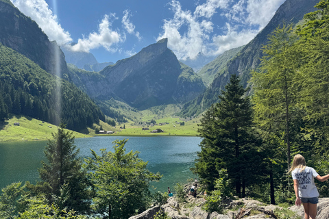 Von Zürich: Private Wanderung zum atemberaubenden SeealpseeVon Zürich aus: Private Wanderung zum atemberaubenden Seealpsee