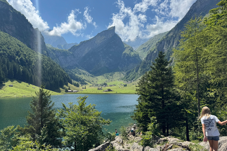 Von Zürich: Private Wanderung zum atemberaubenden SeealpseeVon Zürich aus: Private Wanderung zum atemberaubenden Seealpsee