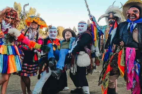Theatrical Cusco - Kukuli Show + Pisco Sour
