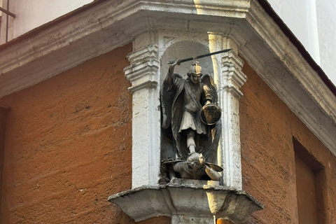 Cádiz do ponto de vista de uma gaivota: um passeio entre telhados e torres