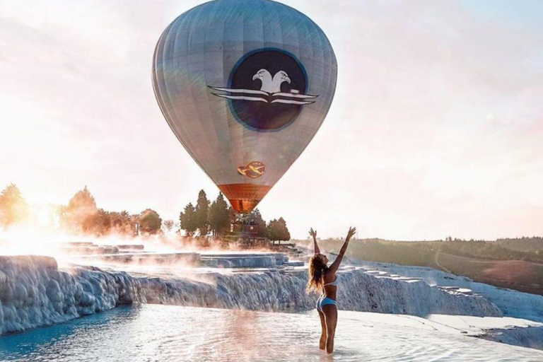 Kuşadası: Pamukkale and Hierapolis Sunset Tour with Dinner