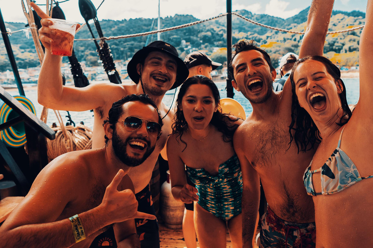 Île de Taboga : excursion d'une journée tout compris à bord d'un bateau pirate