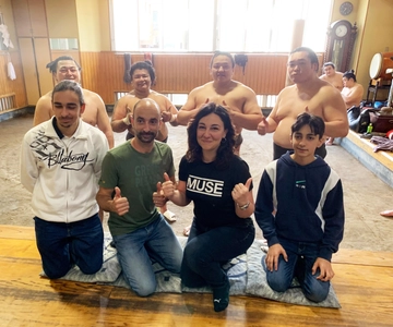 Tóquio: Visita guiada ao treino matinal de sumô com guia em inglês