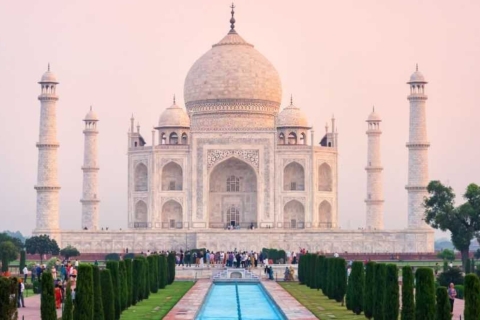 Agra : Visite guidée du Taj Mahal avec billets d'entrée en file d'attenteVoiture avec chauffeur + guide + billet d'entrée