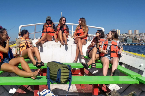 Valparaíso Sunset Sightseeing Tour: Speedboat, Viewpoints, Traditional Bars, and Beer PRIVATE SUNSET BOAT TOUR DURING THE WEEK