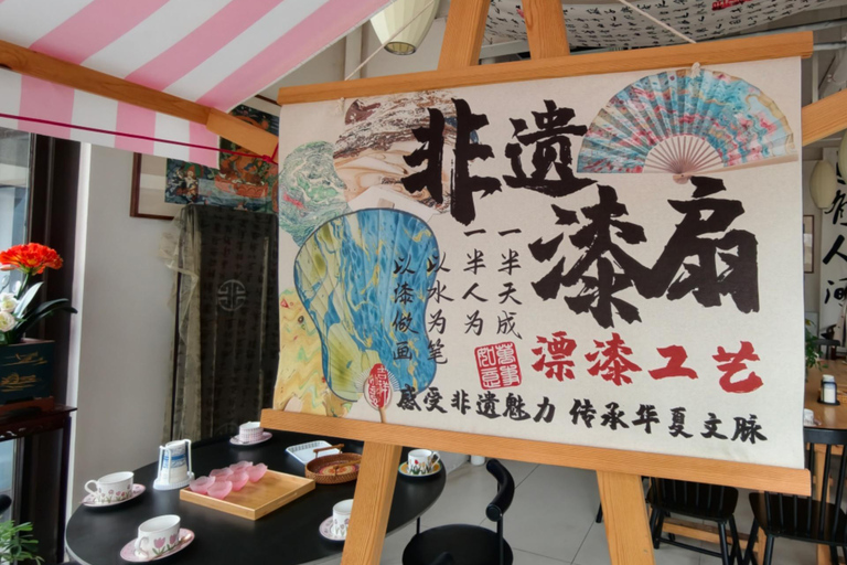 Hangzhou: Exploring the Watertown of Hanfu and Hotpot