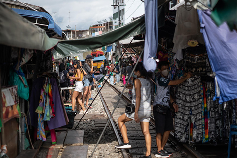 Bangkok: drijvende markt, Wat Sam Phran en cafés tourBangkok: Drijvende markt, Wat Sam Phran &amp; cafés tour