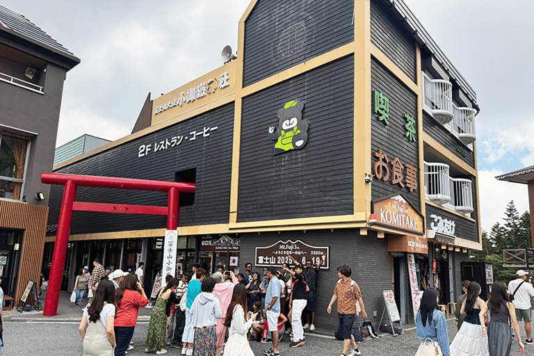 Tokyo: Monte Fuji, Pagoda Chureito, Lago Kawaguchi Tour in spagnolo