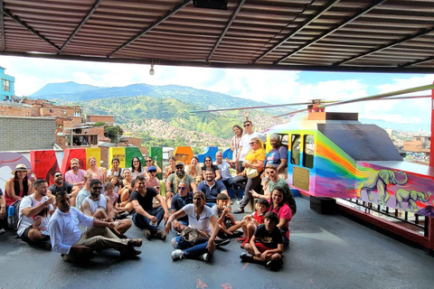 From Medellin: Coffee and Comuna 13 Tour with PRIVATE transportation From Medellin: Coffee Tour and Comuna 13 with PRIVATE transportation