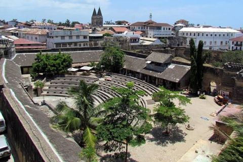 Stone Town: Private Walking Tour with Entry Fees