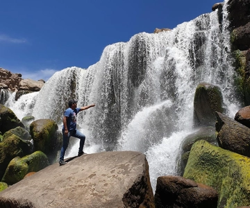 Giornata avventurosa ad Arequipa: cascata di Pillones e foresta rocciosa